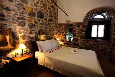 STOES TRADITIONAL SUITES